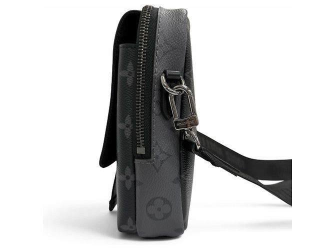 Sac à bandoulière Louis Vuitton Monogram Eclipse Double Phone Pouch Noir - vue 4
