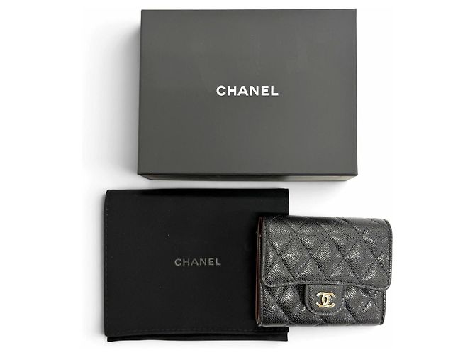 Timeless Portafoglio Tri-Fold Chanel in pelle di vitello granulata nera Nero - vista 2