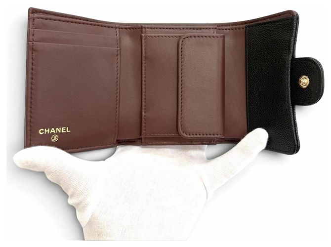 Timeless Portafoglio Tri-Fold Chanel in pelle di vitello granulata nera Nero - vista 4