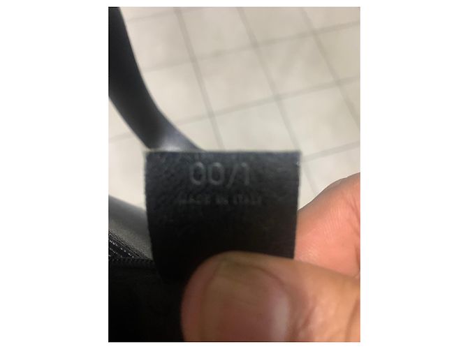 Céline Borsa a Secchiello in Pelle Nera Nero - vista 8