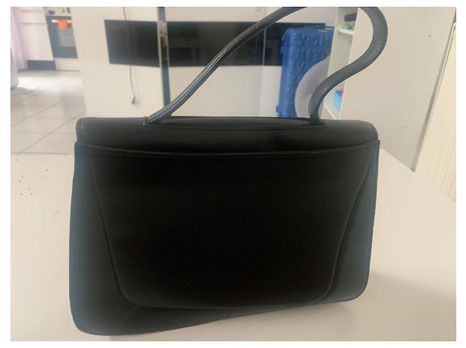Sac à main Givenchy en cuir noir grainé - vue 5