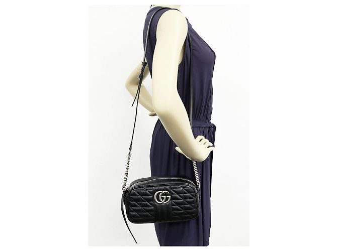 Borsa a tracolla Gucci GG Marmont in vitello con catena Nero - vista 2