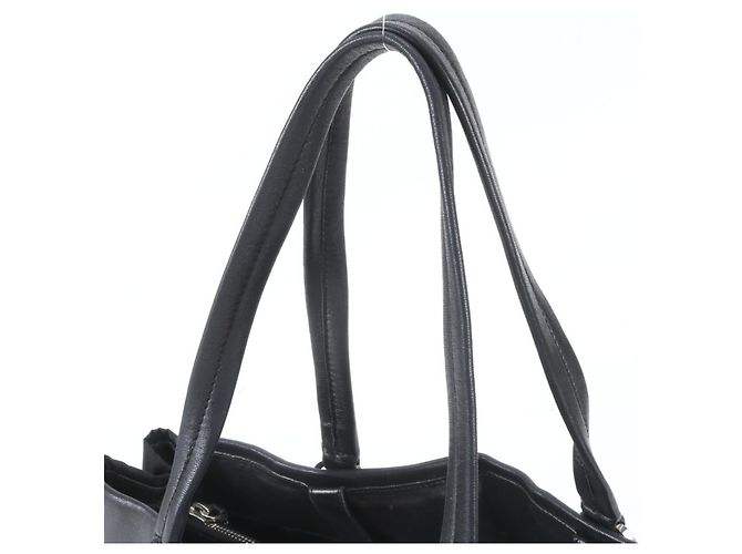 Saco Tote em couro Prada Triangle Logo Preto - vista 2