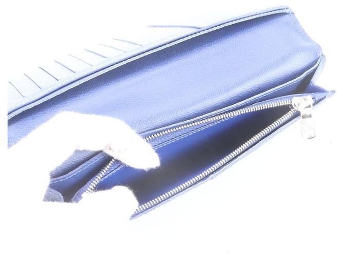 Louis Vuitton RFID-Protected Taigarama Portefeuille Brazza Long Wallet Blue - view 7