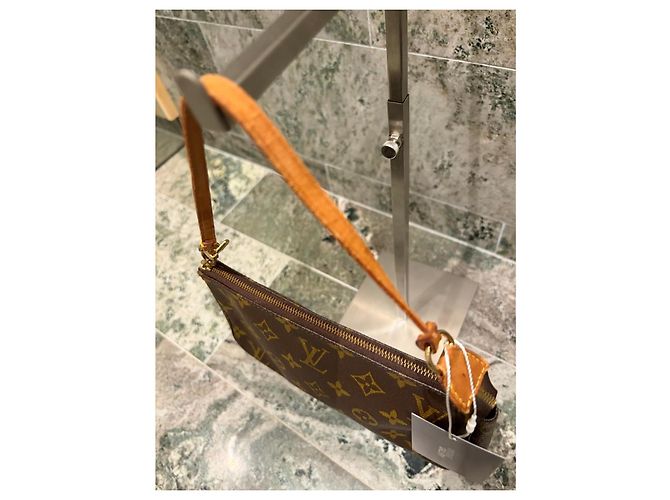 Louis Vuitton Pochette Accessoires Monogram Marron Monogramme - vue 2