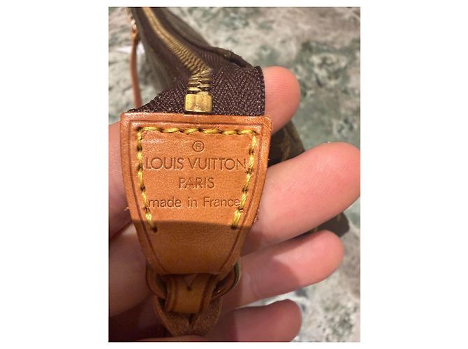Louis Vuitton Pochette Accessoires Monogram Castaño Monograma - vista 3