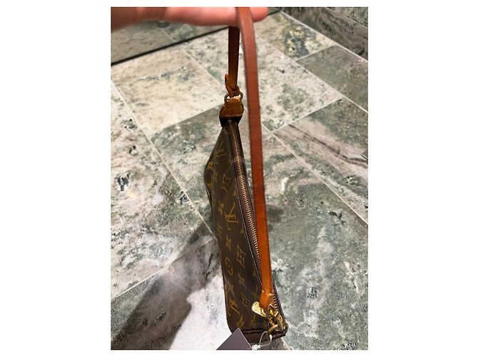 Louis Vuitton Pochette Accessoires Monogram Marron Monogramme - vue 2