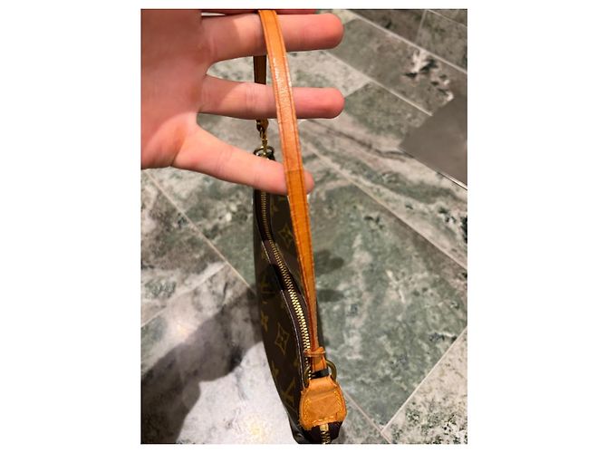 Louis Vuitton Pochette Accessoires Monogram Marrom Monograma - vista 2