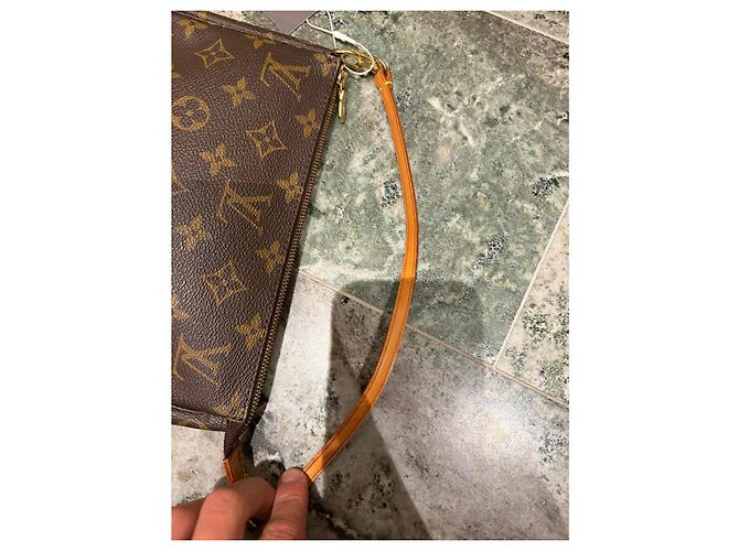Louis Vuitton Pochette Accessoires Monogram Marron Monogramme - vue 2