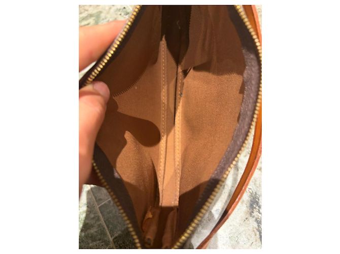 Louis Vuitton Pochette Accessoires Monogram Marrom Monograma - vista 9
