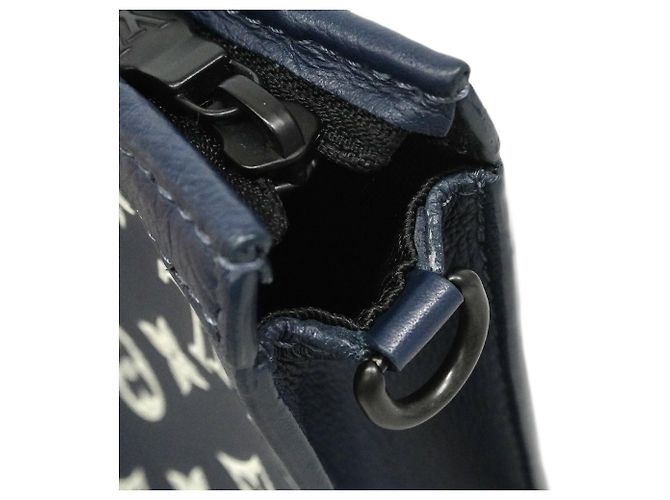 Borsa a tracolla Louis Vuitton Monogram Shadow Gaston Blu navy - vista 6