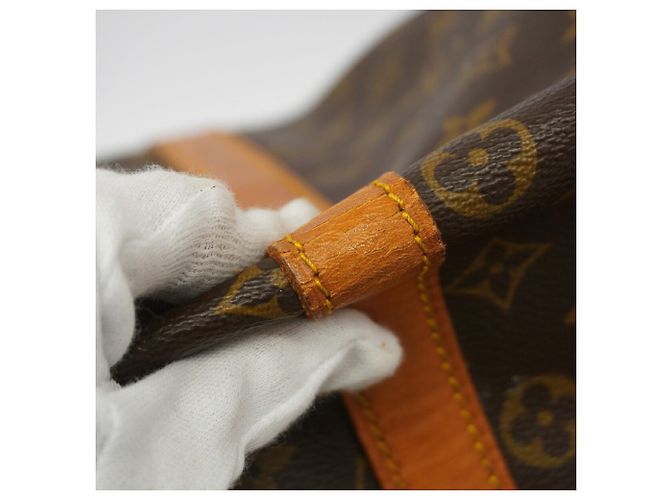 Louis Vuitton Boston Monogram Keepall Bandoulière 55 Castaño - vista 7