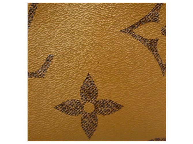 Louis Vuitton Monogram Giant Reverse OnTheGo MM Tote Bag Braun - Ansicht 10