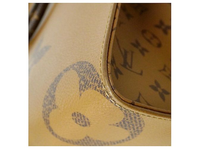 Louis Vuitton Monogram Giant Reverse OnTheGo MM Tote Bag Braun - Ansicht 6