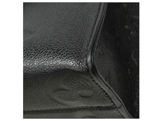 Sac à main Louis Vuitton Monogram Empreinte OnTheGo PM Noir - vue 7