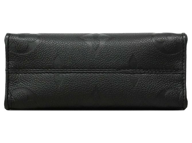 Bolso Louis Vuitton Monogram Empreinte OnTheGo BB Negro - vista 3