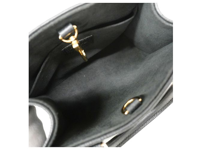Bolso Louis Vuitton Monogram Empreinte OnTheGo BB Negro - vista 4