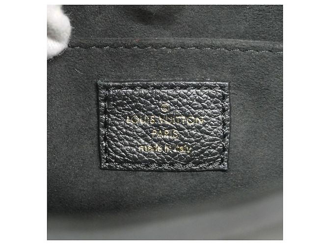 Bolso Louis Vuitton Monogram Empreinte OnTheGo BB Negro - vista 5
