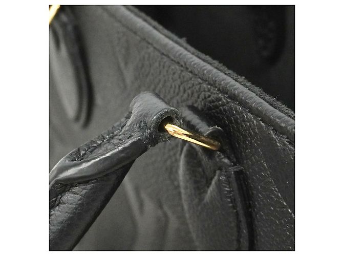 Bolso Louis Vuitton Monogram Empreinte OnTheGo BB Negro - vista 9
