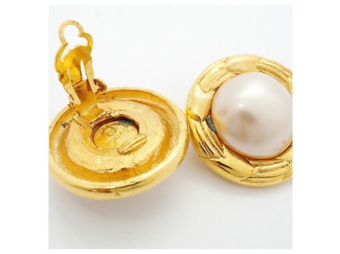 Boucles d'oreilles clips Chanel plaquées or Doré - vue 6