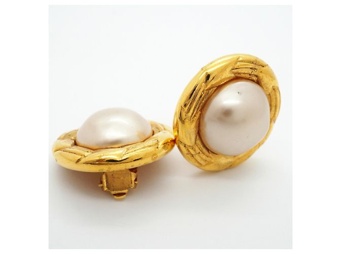 Boucles d'oreilles clips Chanel plaquées or Doré - vue 7