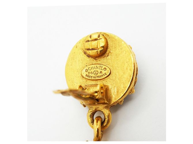Timeless Chanel Clip-Ohrringe in Schwarz und Gold Golden - Ansicht 4