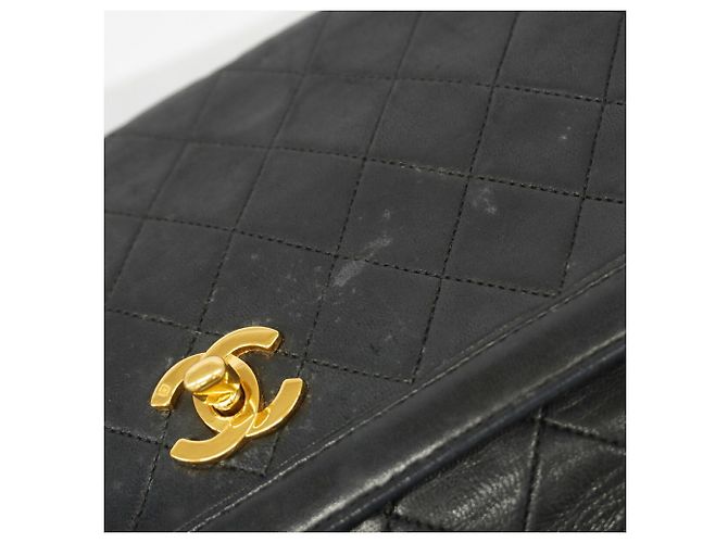 Bolsa de Ombro com Corrente Chanel Matelassé Preto - vista 10