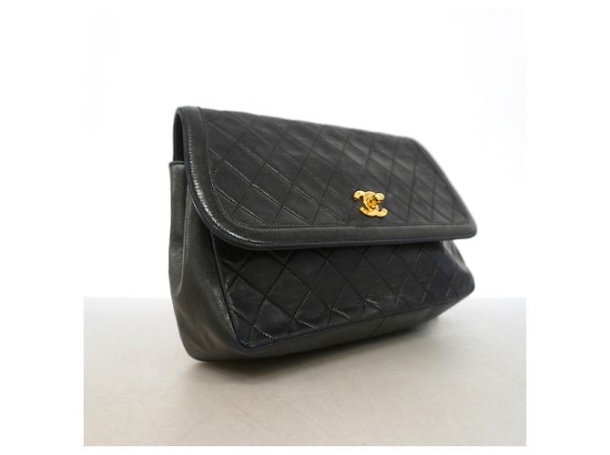 Bolsa de Ombro com Corrente Chanel Matelassé Preto - vista 2