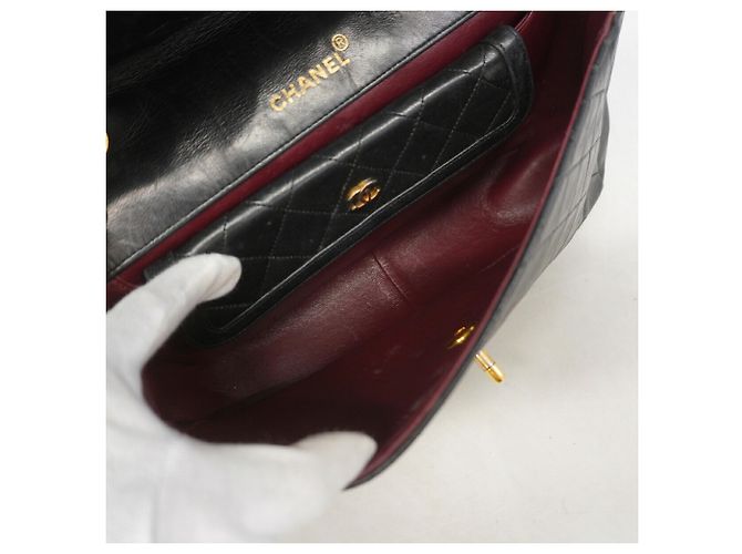 Bolsa de Ombro com Corrente Chanel Matelassé Preto - vista 4