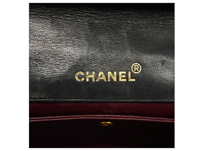 Bolsa de Ombro com Corrente Chanel Matelassé Preto - vista 5