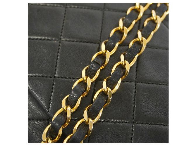 Bolsa de Ombro com Corrente Chanel Matelassé Preto - vista 7