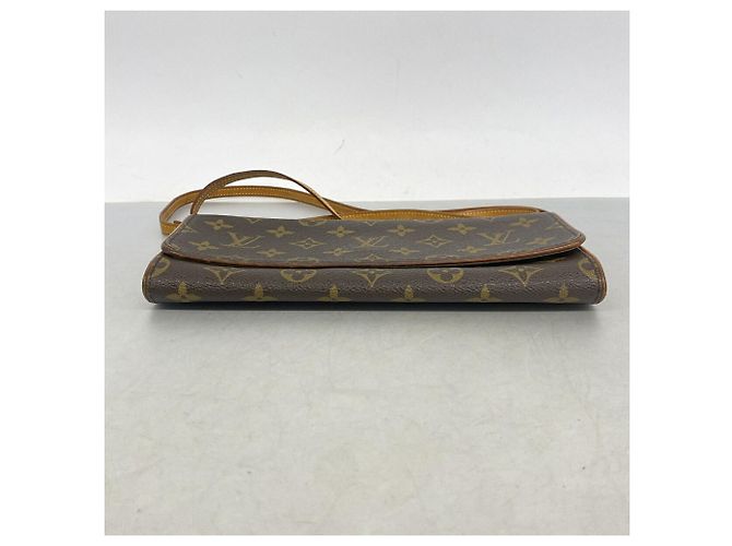 Borsa a tracolla Louis Vuitton Monogram Pochette Twin GM Marrone - vista 3