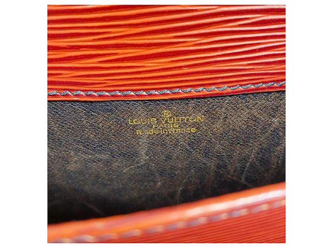 Louis Vuitton Epi Cartouchiere Schultertasche Rot - Ansicht 5
