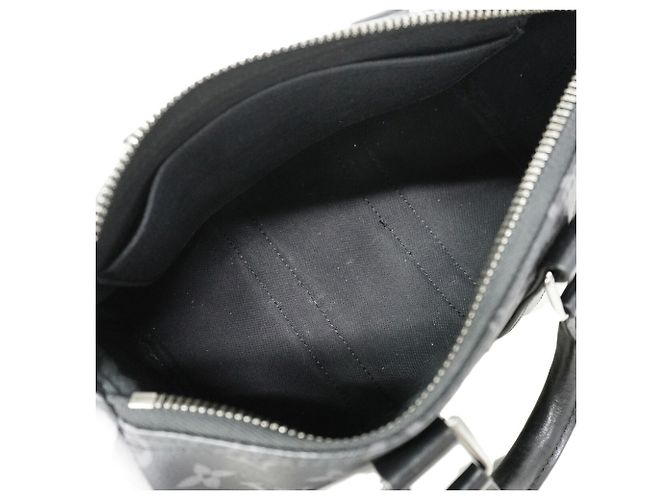 Sac à main Louis Vuitton Monogram Eclipse Reverse Keepall Bandoulière 25 Marron Noir - vue 4