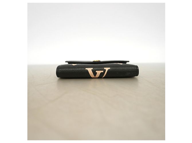 Cartera Louis Vuitton Tri-fold Negro Beige - vista 2