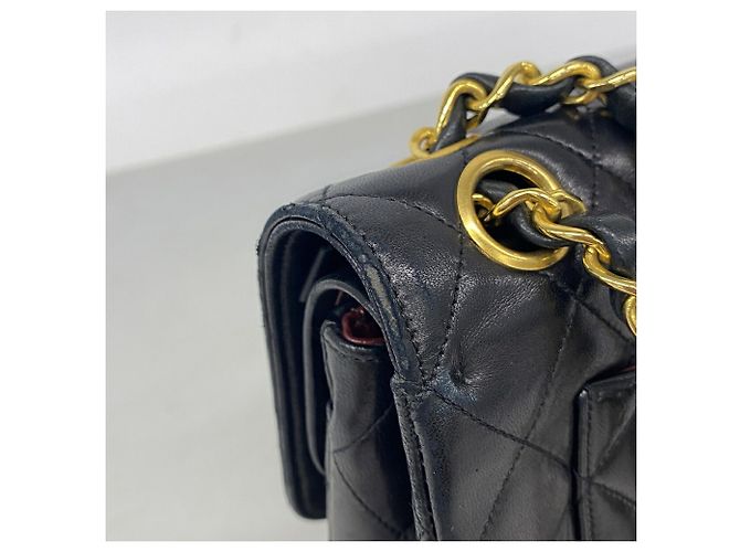 Chanel Matelassé Schultertasche aus schwarzem Lammleder - Ansicht 10