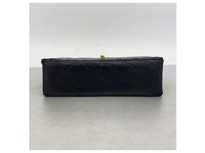 Chanel Matelassé Schultertasche aus schwarzem Lammleder - Ansicht 3