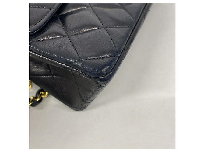 Chanel Matelassé Schultertasche aus schwarzem Lammleder - Ansicht 6