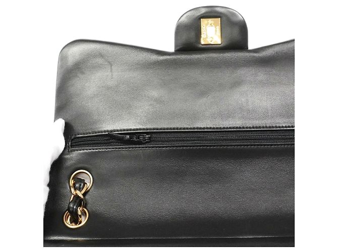 Chanel Schultertasche aus schwarzem Lammleder - Ansicht 8