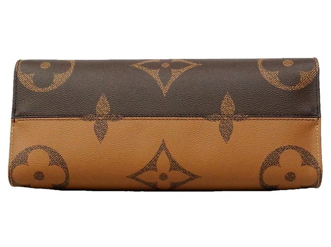 Louis Vuitton Monogram Giant Reverse OnTheGo MM Tote Bag Braun - Ansicht 3