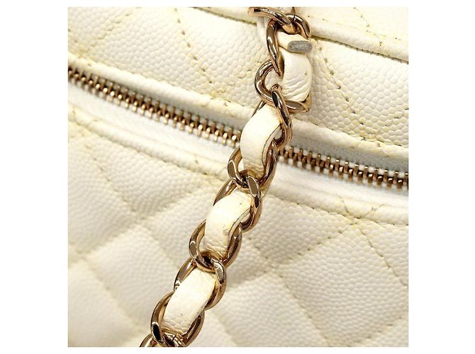 Borsa Vanity Chanel in pelle di vitello granulata bianca Bianco - vista 6