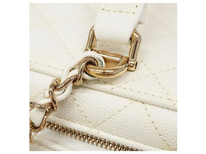 Borsa Vanity Chanel in pelle di vitello granulata bianca Bianco - vista 9