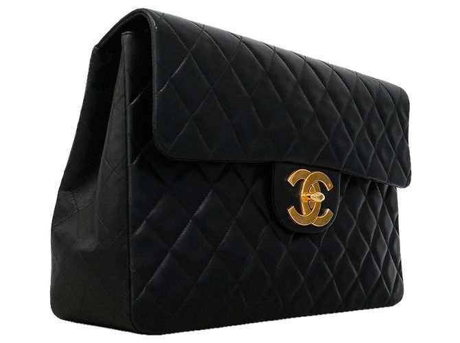 Borsa a tracolla Chanel in pelle d'agnello nera Nero - vista 2