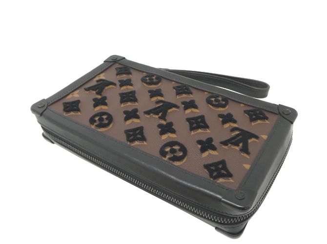 Louis Vuitton Soft Trunk Clutch Black - view 4
