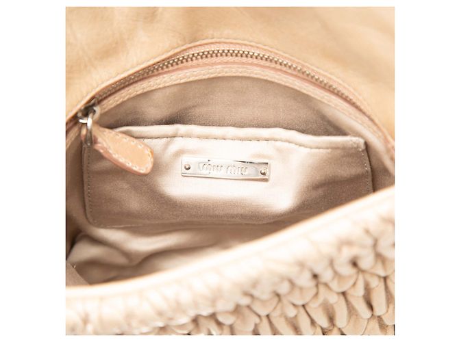 Borsa Satchel Miu Miu in Nappa Matelassé Beige con Catena di Cristalli - vista 5