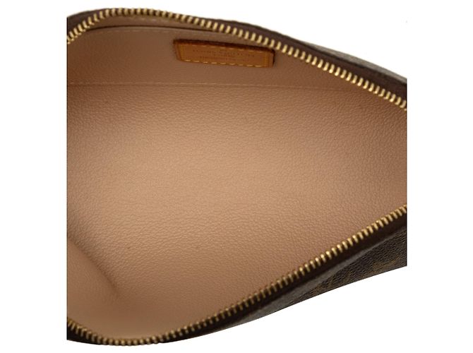 Necessaire Louis Vuitton Brown Monogram Cosmetic Pouch PM Castaño - vista 4