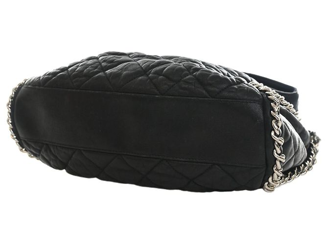 Chanel Bolsa Hobo em pele de cordeiro matelassada preta lavada com corrente Preto - vista 10