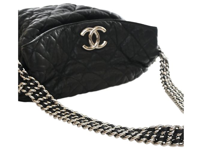 Chanel Bolsa Hobo em pele de cordeiro matelassada preta lavada com corrente Preto - vista 12