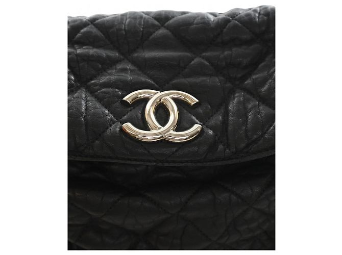 Chanel Bolsa Hobo em pele de cordeiro matelassada preta lavada com corrente Preto - vista 6