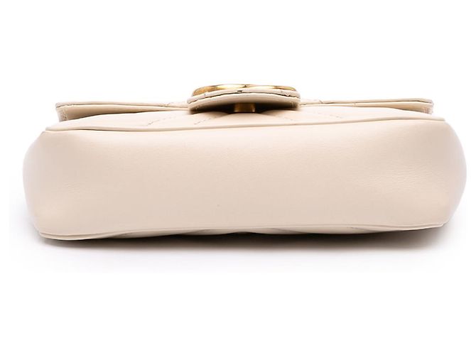 Gucci Mini GG Marmont Steppenechtleder Schultertasche mit Klappe in Weiß - Ansicht 3